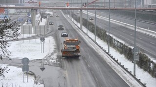 bratislava odhrnac sneh sneženie petržalka (SITA)